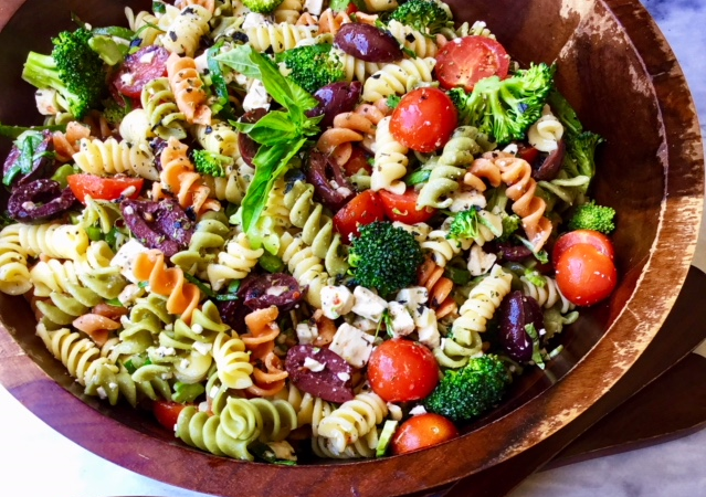 Tomato Basil & Broccoli Pasta Salad | Bebe Black Carminito